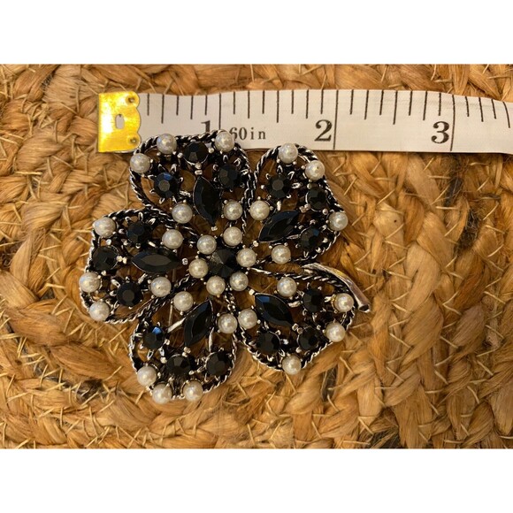 Flower Dogwood Flower Onyx Rhinestone Pearls Vintage Silver Brooch Pin V-6623 - Picture 5 of 6